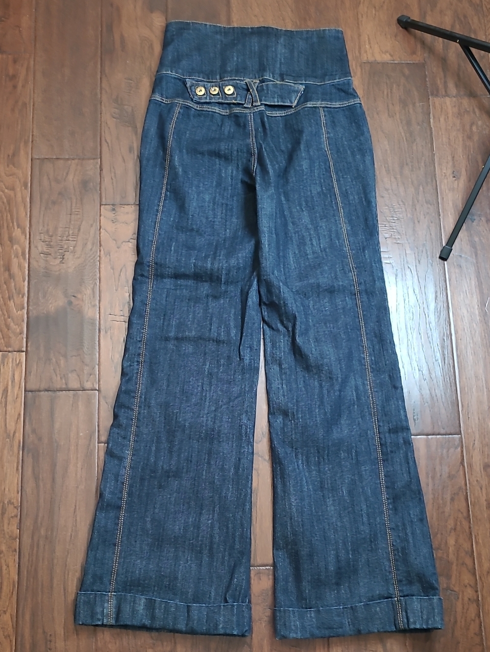VINTAGE Younique High-Waist Wide Leg Y2K Jeans with Gold Button Detail size 9 - Picture 3 of 11